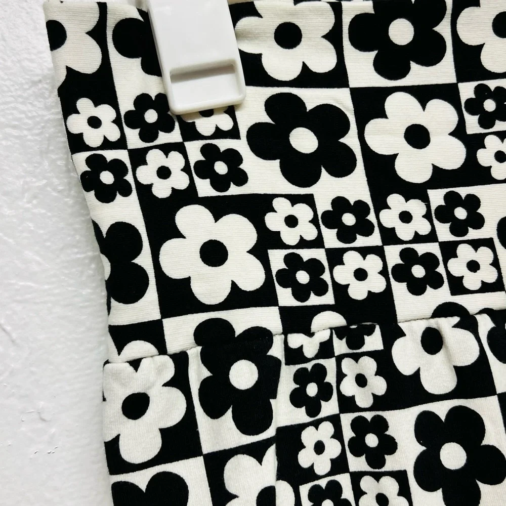 WILD Fable Black/ White Floral Check High Waistband Yoga Flare Pant-M - Picture 7 of 7